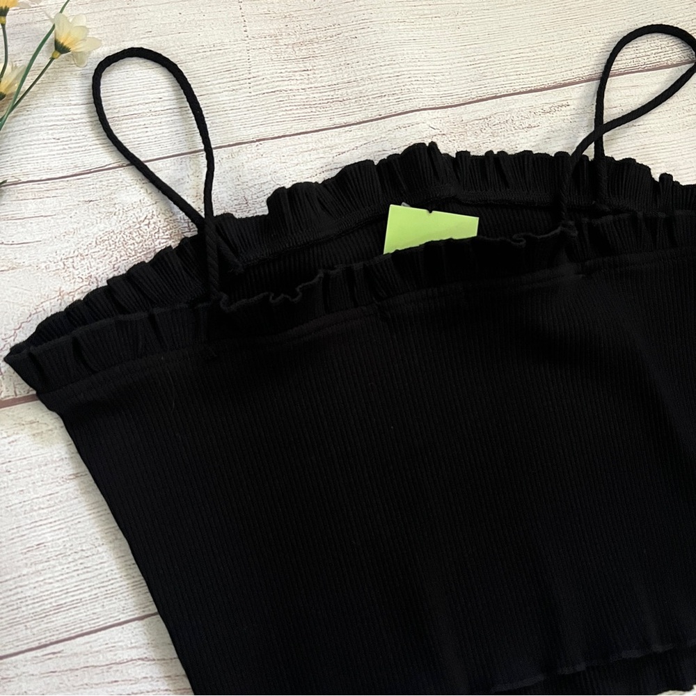 Better Be Ruffle Hem Ribbed Cropped Top - Picture 6 of 12